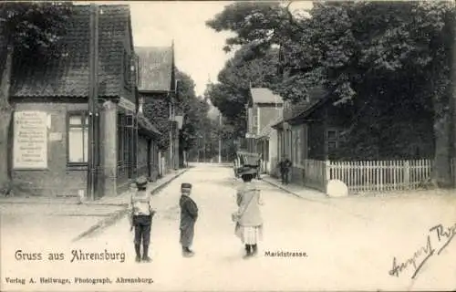 Ak Ahrensburg in Holstein, Marktstraße, Kinder auf der Straße, Häuser, Bäume