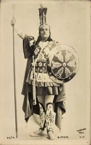 Ak Variete-Künstlerin Simon, Porträt als Kriegerin
