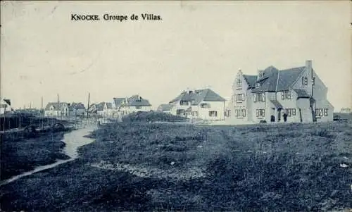 Ak Knokke Knocke Westflandern, Groupe de Villas, Häuser, Wiese, Fluss, Landschaft