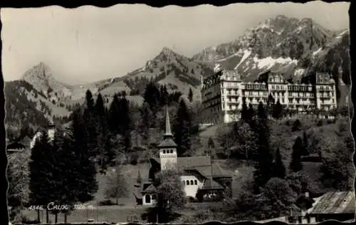 Ak Caux Montreux Kanton Waadt, Berglandschaft, Kirche, Hotel, schneebedeckte Berge im Hintergrund