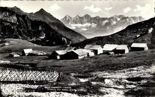 Ak Sankt Johann am Tauern Steiermark, Almhütten, Berge, Wald, Landschaft, Schwarz-Weiß-Fotografie