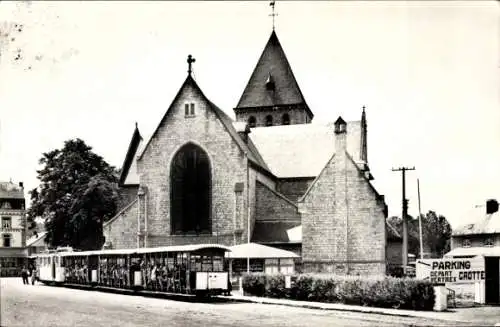 Ak Han sur Lesse Wallonien Namur, Kirche, Straßenbahn, Parkplatz,  Architektur, Stadtansicht