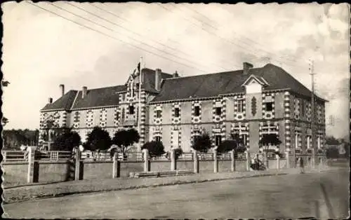 Ak Les Sables d'Olonne Vendée, La Maison du Soleil, Avenue Aristide Briand