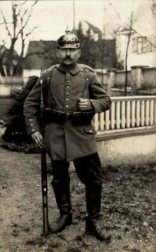 Foto Ak Preußischer Soldat in Uniform