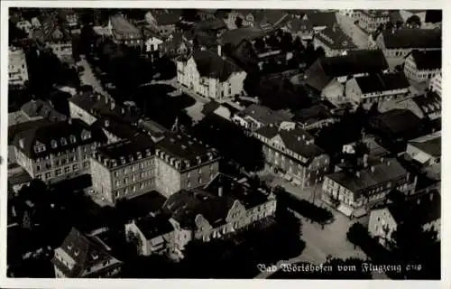 Ak Bad Wörishofen im Unterallgäu, Luftaufnahme von  Landschaft, Gebäude