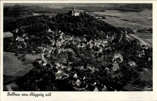 Ak Baldern Bopfingen im Ostalbkreis, Luftaufnahme von  Häuser, Wälder, Burg auf dem Hügel