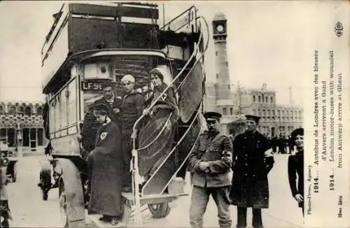 Ak Gand Gent Ostflandern, London motor buses with wouded from Antwerp, 1914