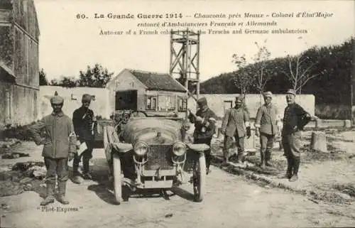 Ak Chaucoin Seine et Marne, Colonel d'Etat Major entoure d'ambulanciers Francais et Allemands