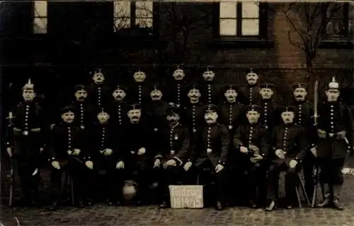 Foto Ak Feldzug 1914 - 1915, Gruppenfoto der Soldaten in Uniform 