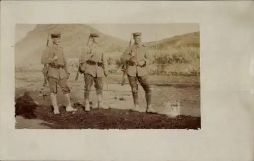 Foto Ak drei Kaiserliche Soldaten