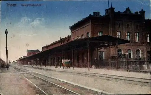 Ak Toruń Thorn Westpreußen, Hauptbahnhof, Gleisseite