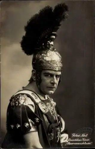 Foto Ak Schauspieler Robert Nhil, Publius Quinctilius Varus, Hermannschlacht, Schauspielhaus Hamburg