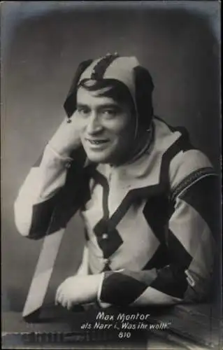 Foto Ak Schauspieler Max Montor als Narr in Was ihr wollt, Schauspielhaus Hamburg