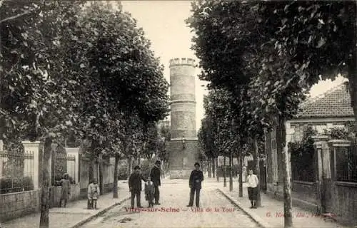 Ak Vitry sur Seine Val de Marne, Allee, Turm