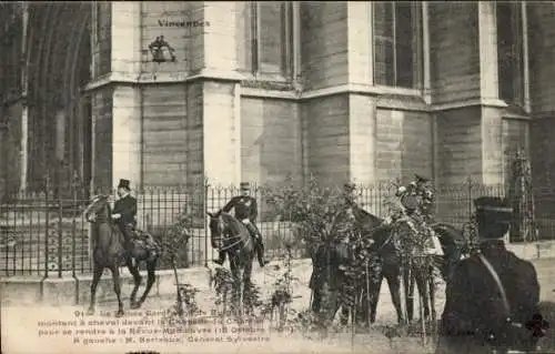Ak Vincennes Val de Marne, Revue-Manoeuvre, M. Berteaux, General Sylvestre, 1905