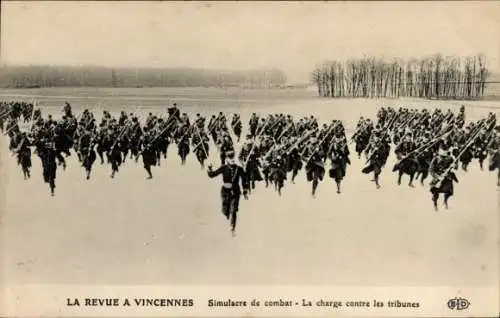Ak Vincennes Val de Marne, Militärparade, Menschen mit Gewehren, schlittschuhlaufender Soldat