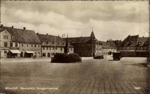 Ak Wilsdruff in Sachsen, Marktplatz mit Kriegerdenkmal, historische Gebäude, Straßenansicht, 1...