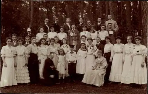 Foto Ak Berlin Köpenick Rahnsdorf, Gruppenbild, Tanzschule, Frau Fleischmann