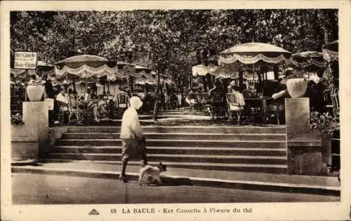 Ak La Baule Loire Atlantique, Cafés im Freien, Schritte, entspannte Atmosphäre, Gäste, Hund