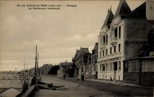 Ak La Baule sur Mer Loire Atlantique, Remblai, Le Boulevard Hennecart