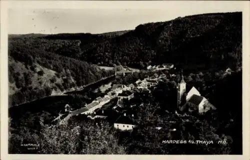 Ak Hardegg in Niederösterreich, Blick auf  Kirche, malerische Landschaft, foto