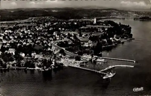 Ak Staad Konstanz am Bodensee, Luftaufnahme, Bodensee, Fährehafen, Gebäude, Natur