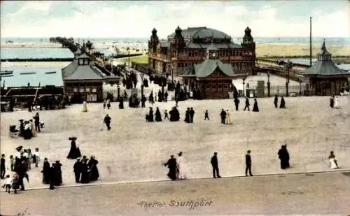 Ak Southport Merseyside England, The Pier, Menschenmengen, Gebäude, Meer, Promenade