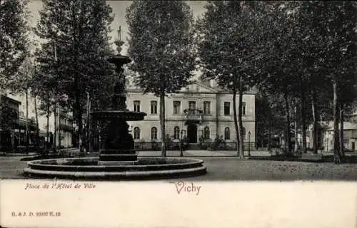 Ak Vichy Allier, Platz vor Rathaus, Brunnen, Bäume,  Architektur