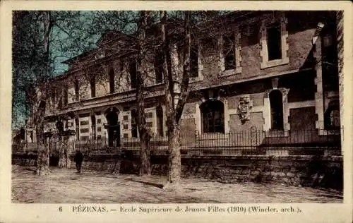 Ak Pézenas Hérault, Ecole Supérieure de Jeunes Filles,  Gebäude, Straßenansicht, 1910
