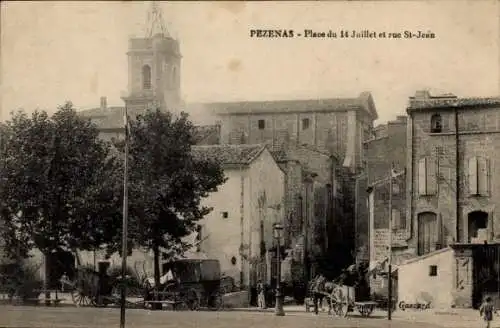 Ak Pézenas Hérault, Platz du 14 Juillet, Rue St-Jean,  Architektur, Kutschen