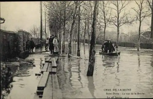 CPA Saint Denis sur Scie Seine Maritime, Crue de la Seine, Rue de la Briche