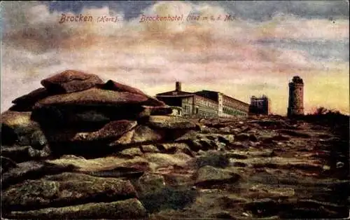 Ak Brocken im Harz, Felsen, Brockenhotel, Berglandschaft, Turm, dramatische Himmelstimmung
