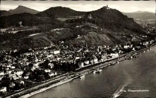 Ak Königswinter am Rhein, Luftaufnahme von  Rhein, Schiffe, Berge, Landschaft