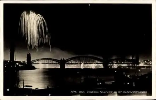 Ak Köln am Rhein, Feuerwerk an der Hohenzollernbrücke