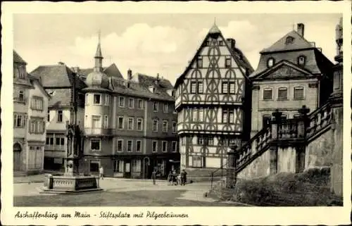 Ak Aschaffenburg in Unterfranken, Aschaffenburg am Main, Stiftsplatz, Pilgerbrunnen,  Gebäude