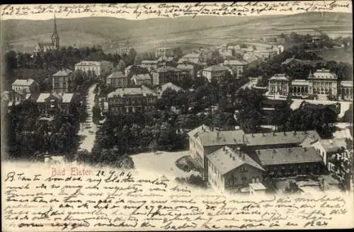 Ak Bad Elster im Vogtland, Luftaufnahme von  hohe Gebäude, Kirche, Bäume, Straßen