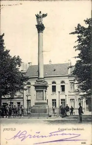Ak Krefeld am Niederrhein, Cornelius Denkmal, Restauration, Anwohner