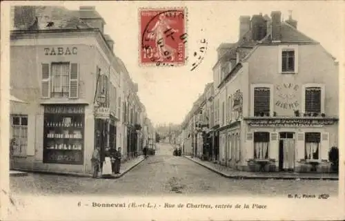 Ak Bonneval Eure et Loir,  Tabac, Café Bière, ruhige Straße,  Architektur