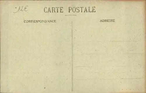 CPA Saint-Étienne du Vauvray Eure, Perspective sur l'Eglise et la Rouge