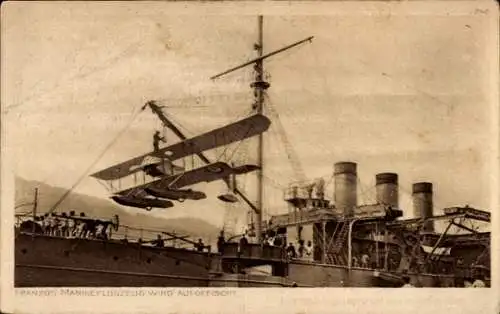Ak Französisches Marineflugzeug wird aufgefischt, Deutsches Kriegsschiff