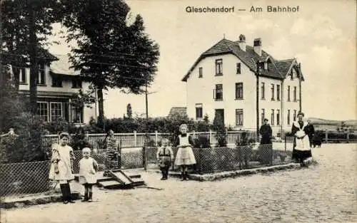 Ak Gleschendorf Scharbeutz in Ostholstein, am Bahnhof