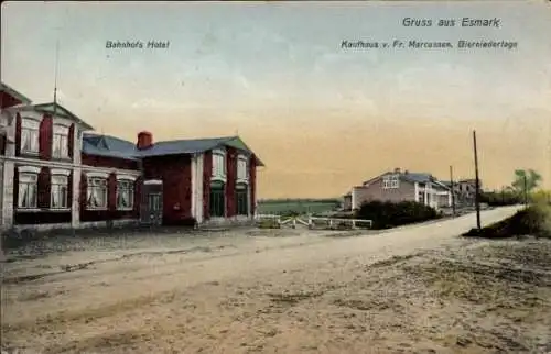 Ak Esmark in Angeln, Kaufhaus von Fr. Marcussen, Bahnhofs Hotel