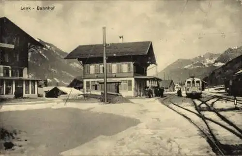 Ak Lenk Kt. Bern, Bahnhof, Zug, Winter