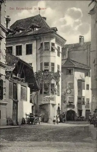 Ak Bozen Bolzano Südtirol, Batzenhäusl,  Architektur, Straßenansicht, zwei Kinder