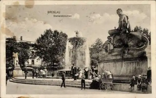 Ak Wrocław Breslau Schlesien, Brunnen, Statue, Menschen, Bäume,  Architektur