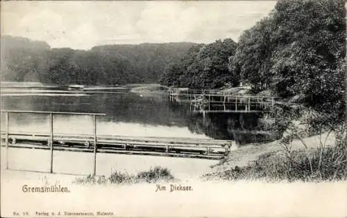 Ak Gremsmühlen Malente in Ostholstein, Idyllische Landschaft, Dicksee, Bootssteg, Bäume, ruhige W