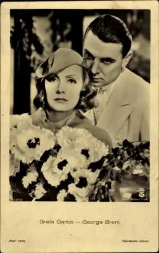 Ak Schauspielerin Greta Garbo, Schauspieler George Brent, Filmszene