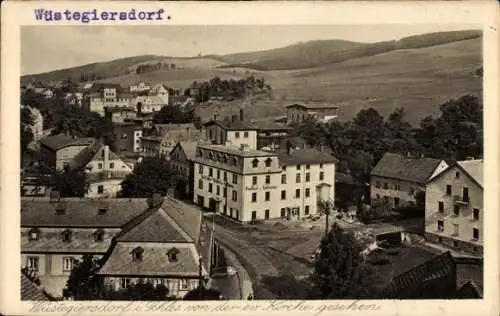 Ak Głuszyca Wüstegiersdorf Niederschlesien, Schwarz-Weiß-Foto, Ansicht von  Häuser, Kirche, La...