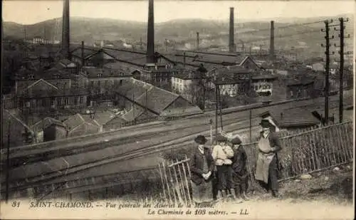 Ak Saint Chamond Loire, vue generale des Aciries de la Maine, La Cheminee de 103 metres