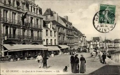 Ak Le Croisic Loire Atlantique, Le Quai de la Grande Chambre, französische Architektur,  Szenerie